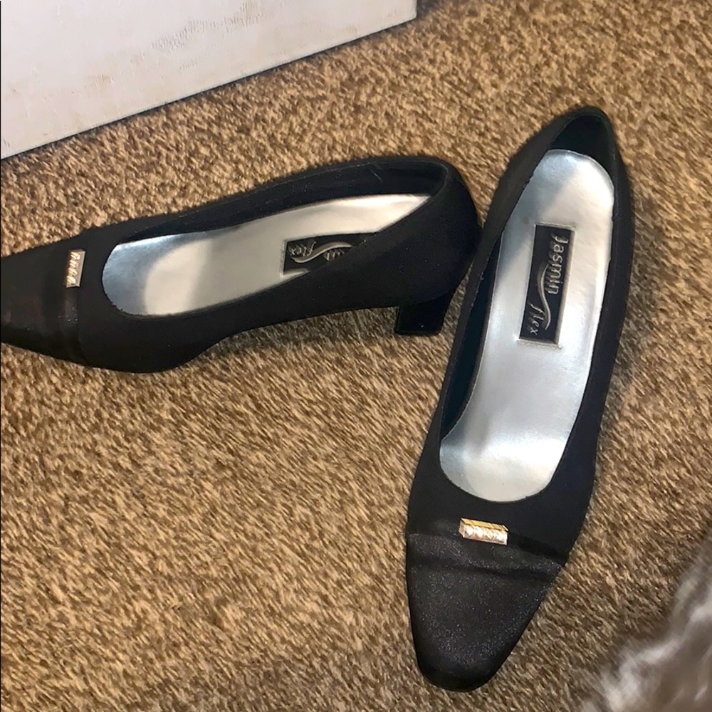 Dress shoes